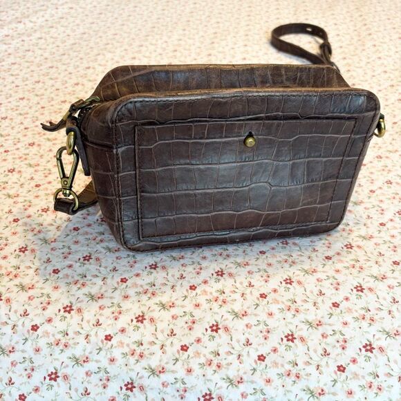 Madewell Moc  Crocodile-Embossed  Camera Bag - Picture 1 of 5